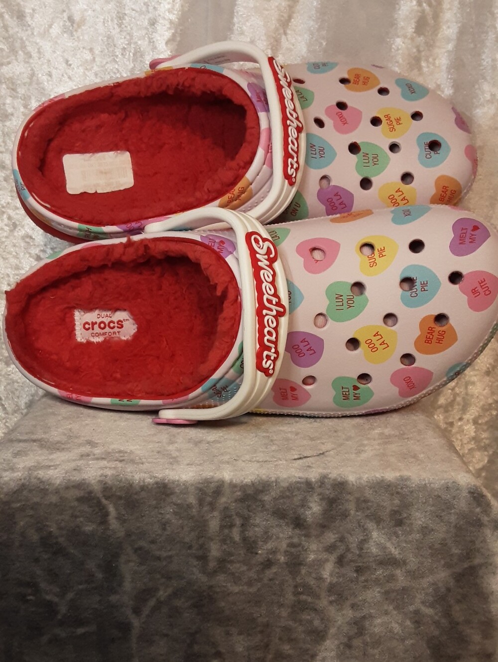 CROCS Lined Sweethearts Colab Limited Edition - Picture 5 of 14